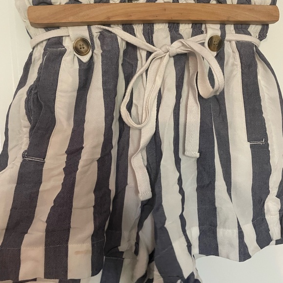 AE High Waisted Paperbag Shorts - Picture 3 of 6